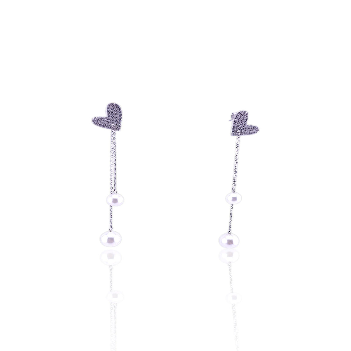 Heart design earrings with pearl latkan