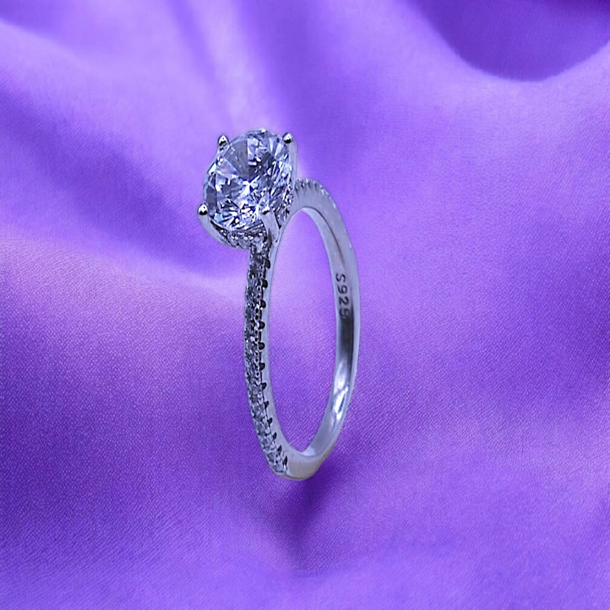 Fancy single stone women ring