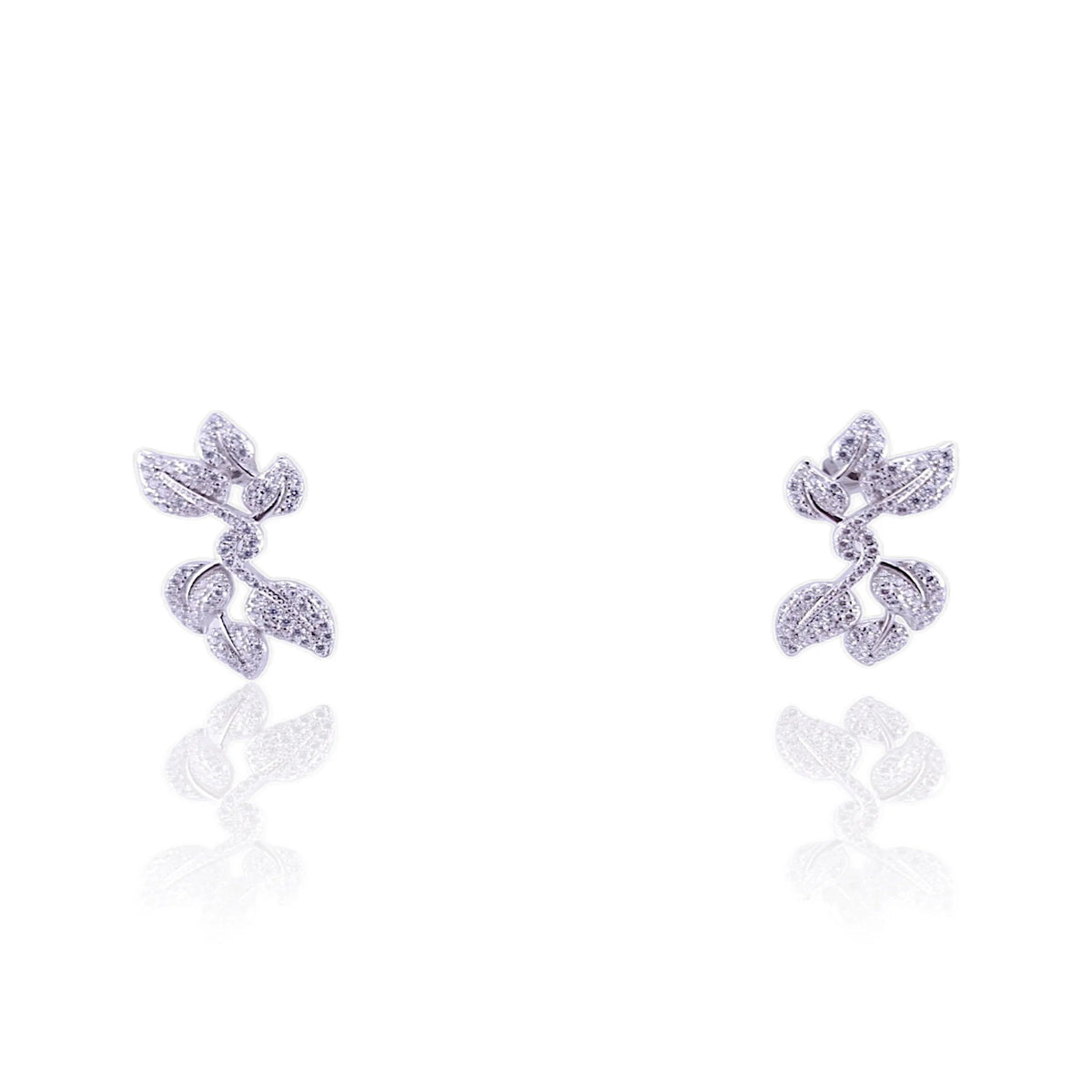Fancy leaves design earring