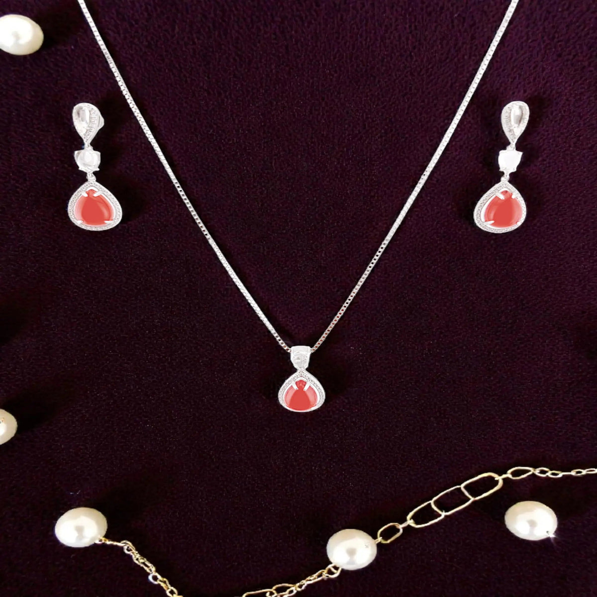 Red colour chain set