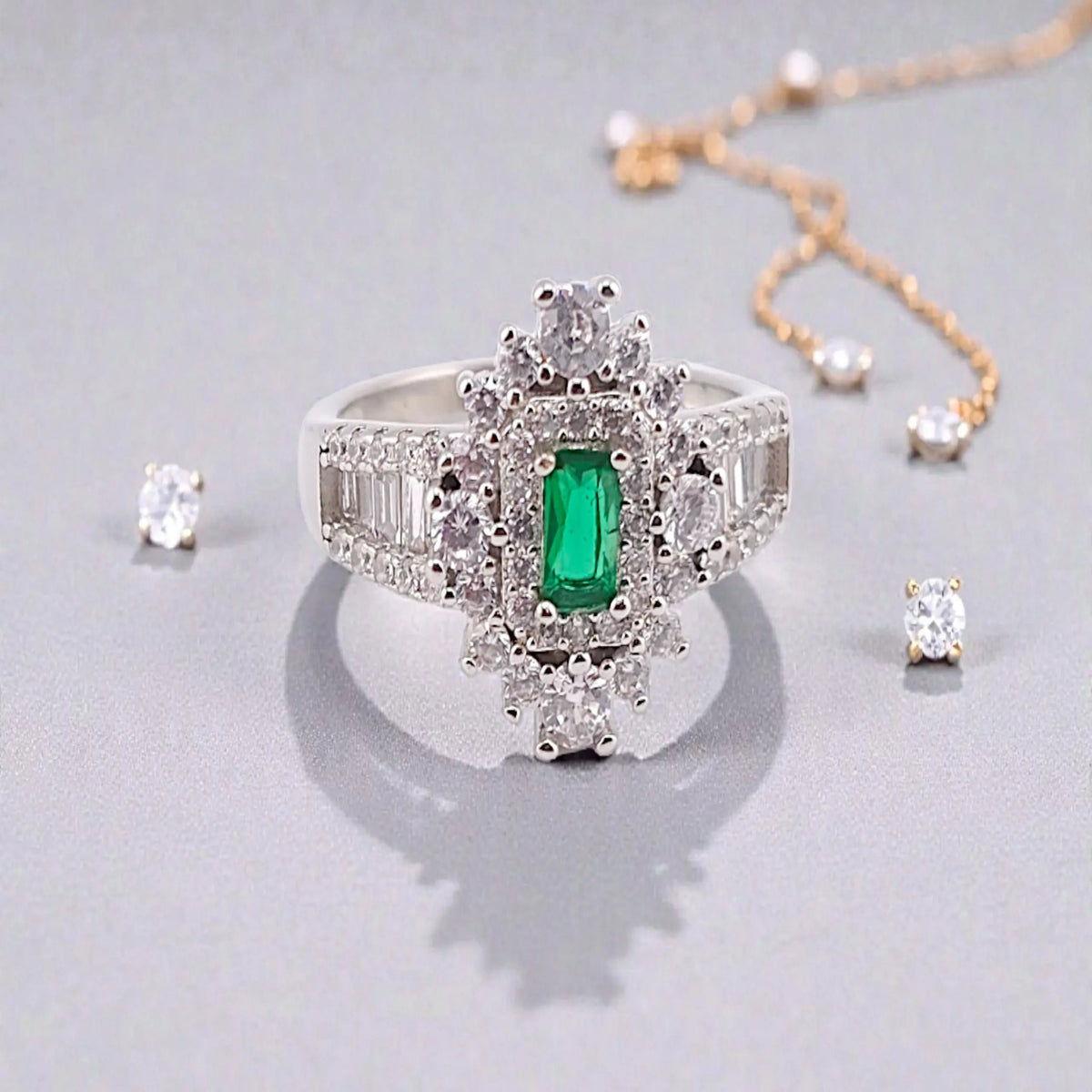 Fancy women ring