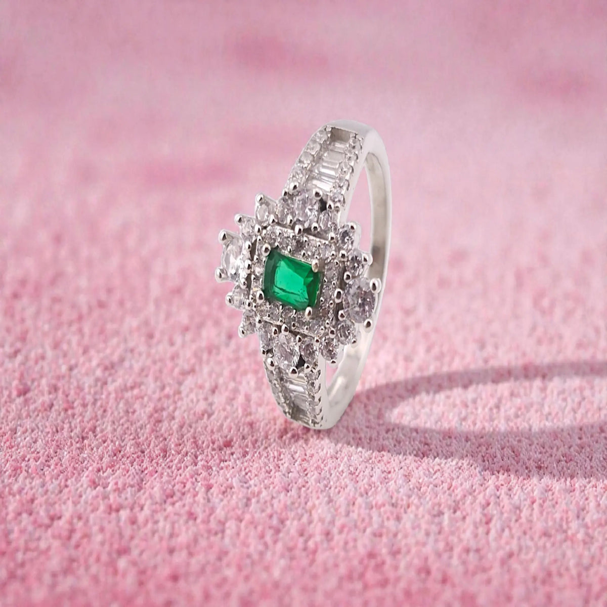 Fancy women ring