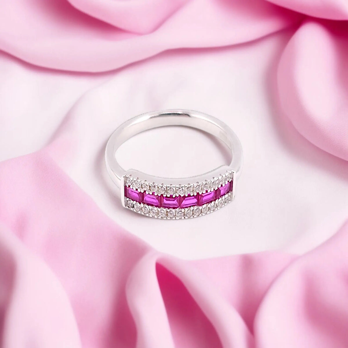 Premium silver green stone women ring