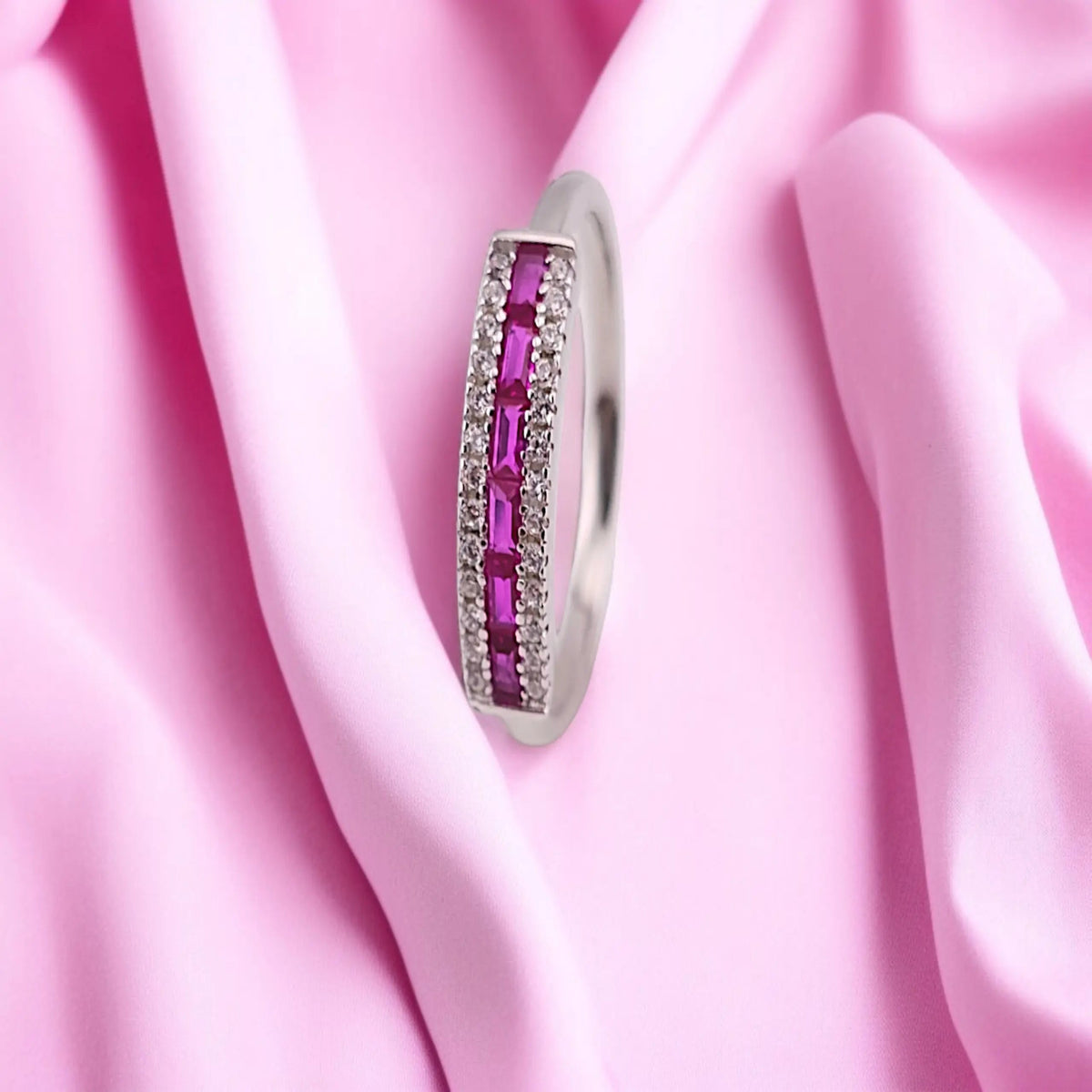 Premium silver green stone women ring