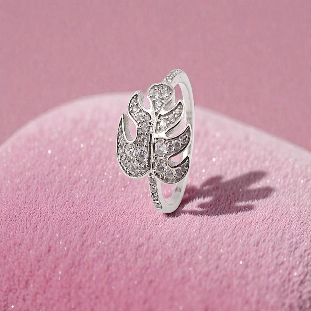 Leaves design women ring