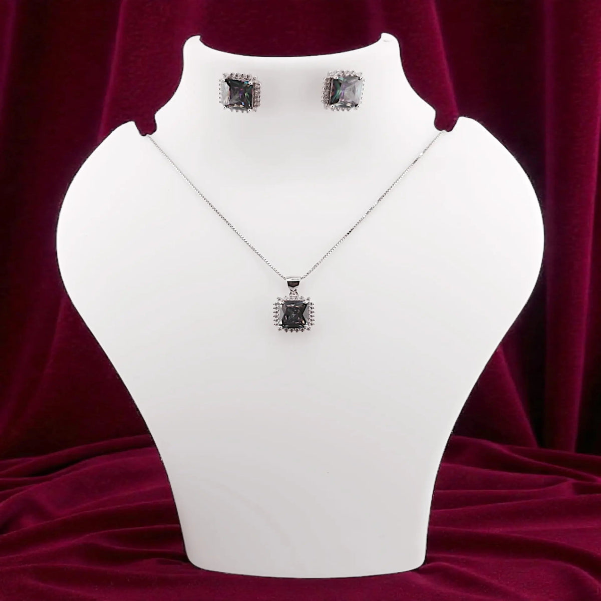 Luxury design chain set