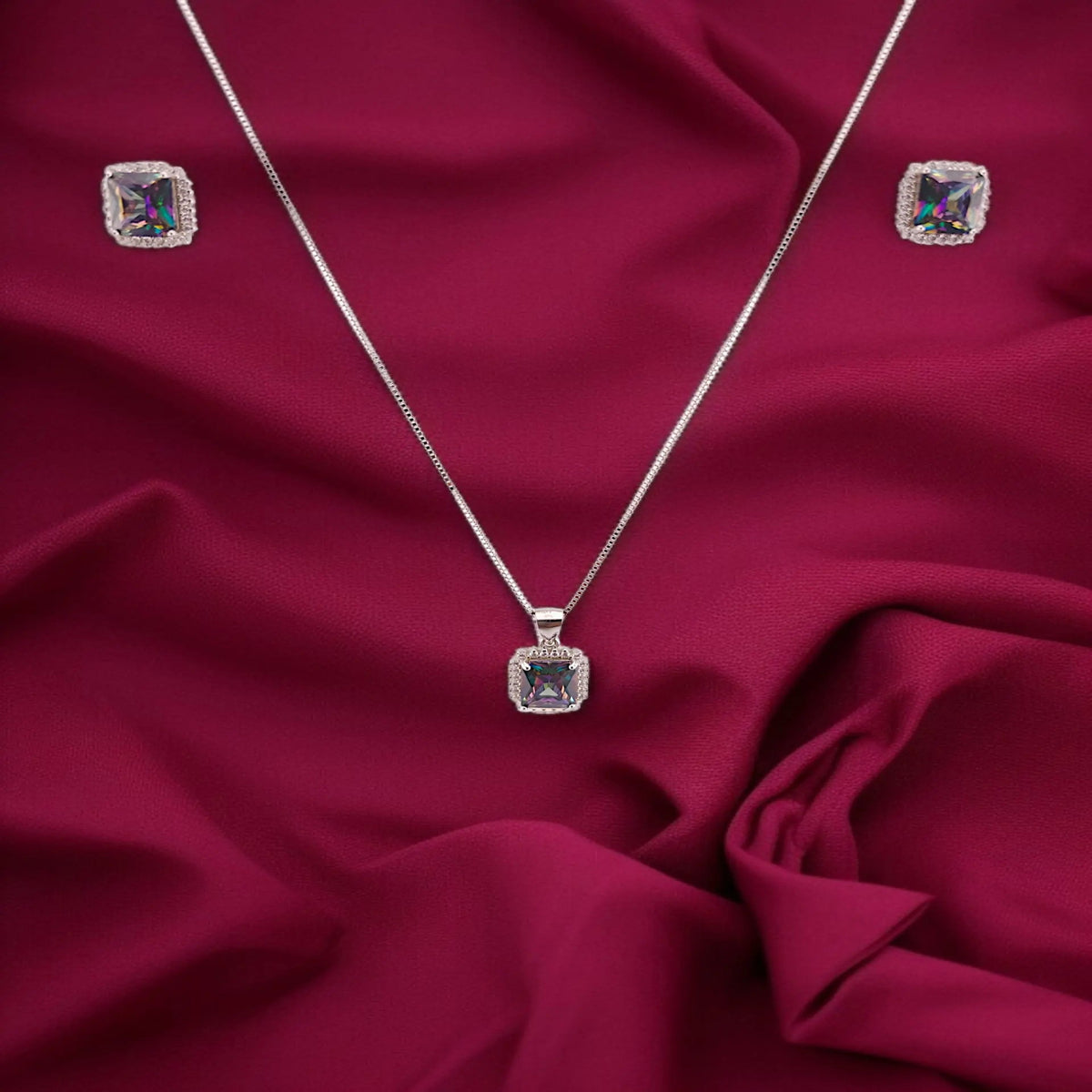Luxury design chain set