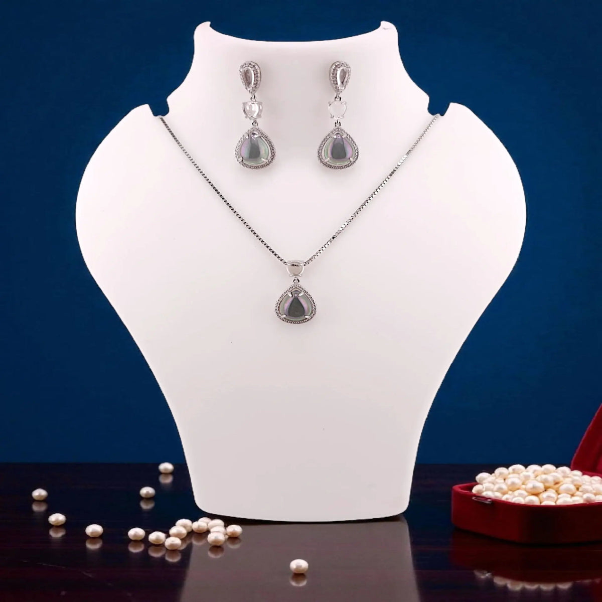 Fancy chain set