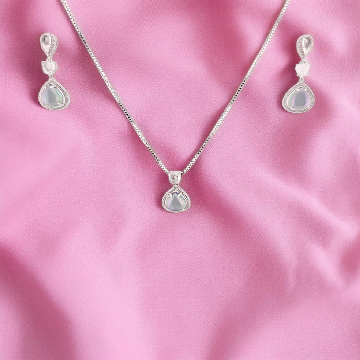 Fancy chain set