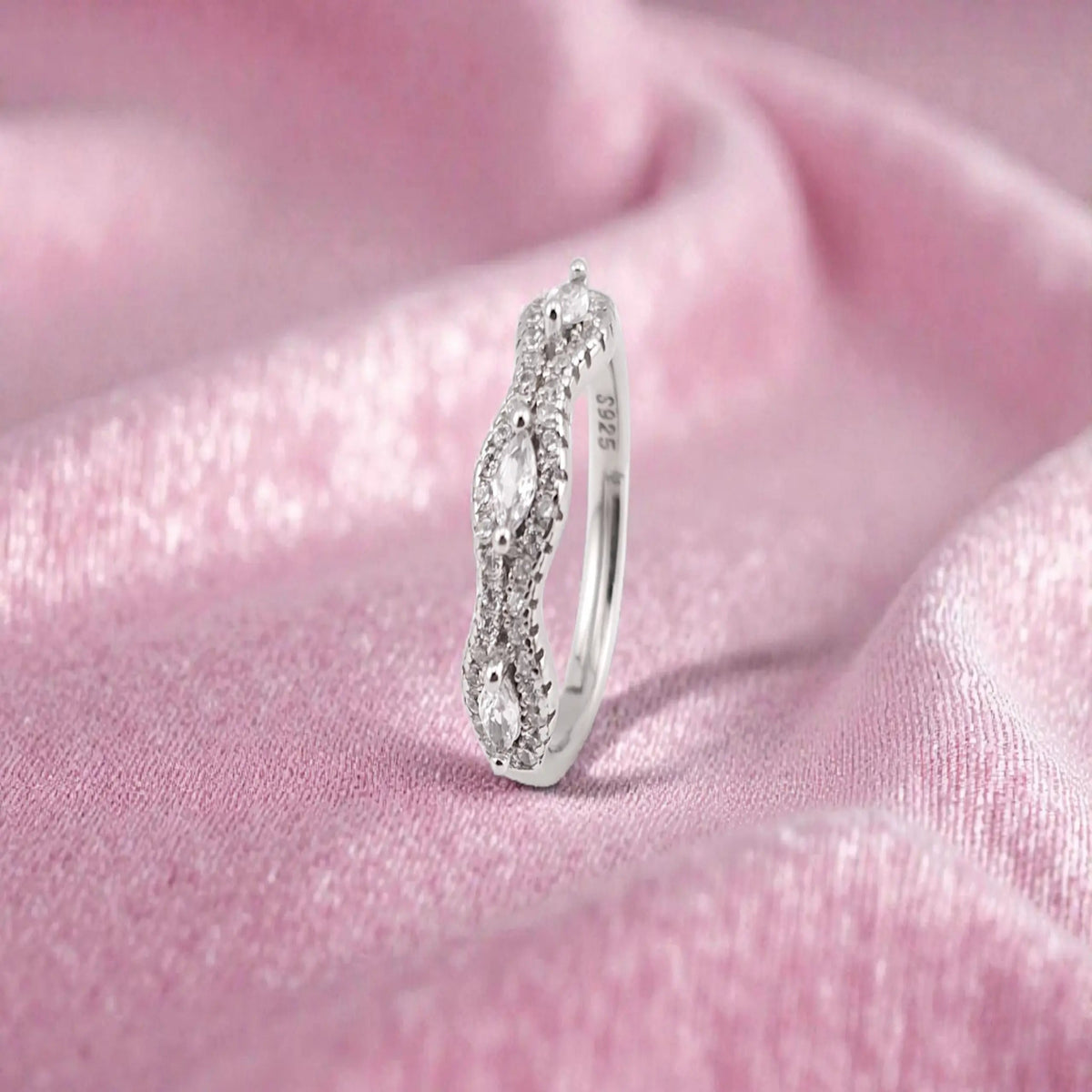 Three stone women ring